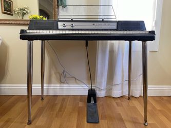 Wurlitzer 200A Electric Piano