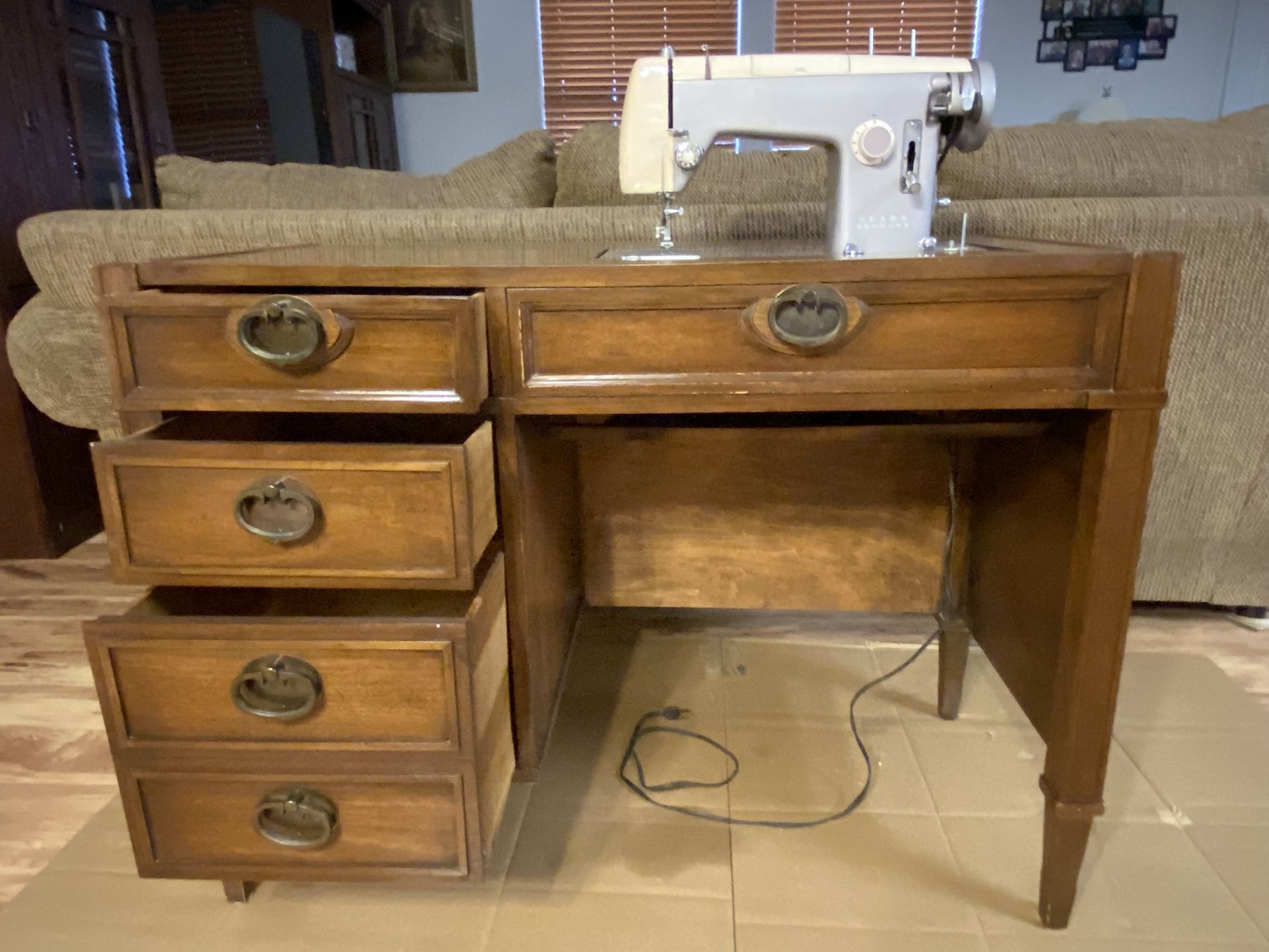 Sears Kenmore Sewing Machine 158.523
