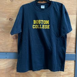 Boston College Navy Gildan Ultra cotton t-shirt with Men size L