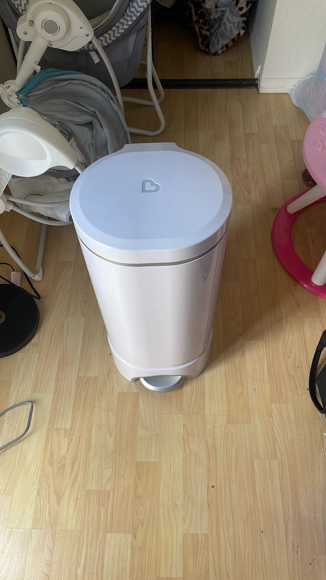 Munchkin Diaper Pail