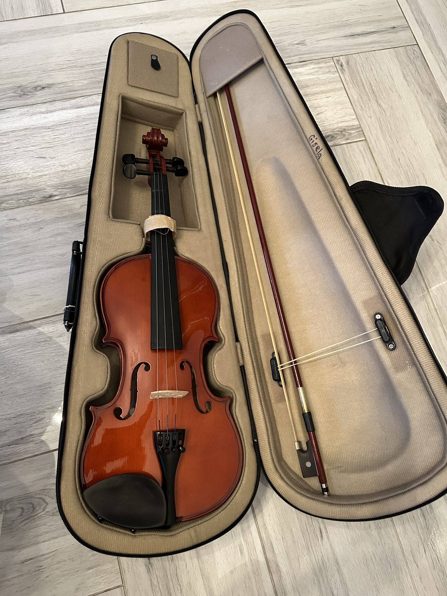 Title: Academy 4/4 Full Size Student Violin Outfit - Model 145AU