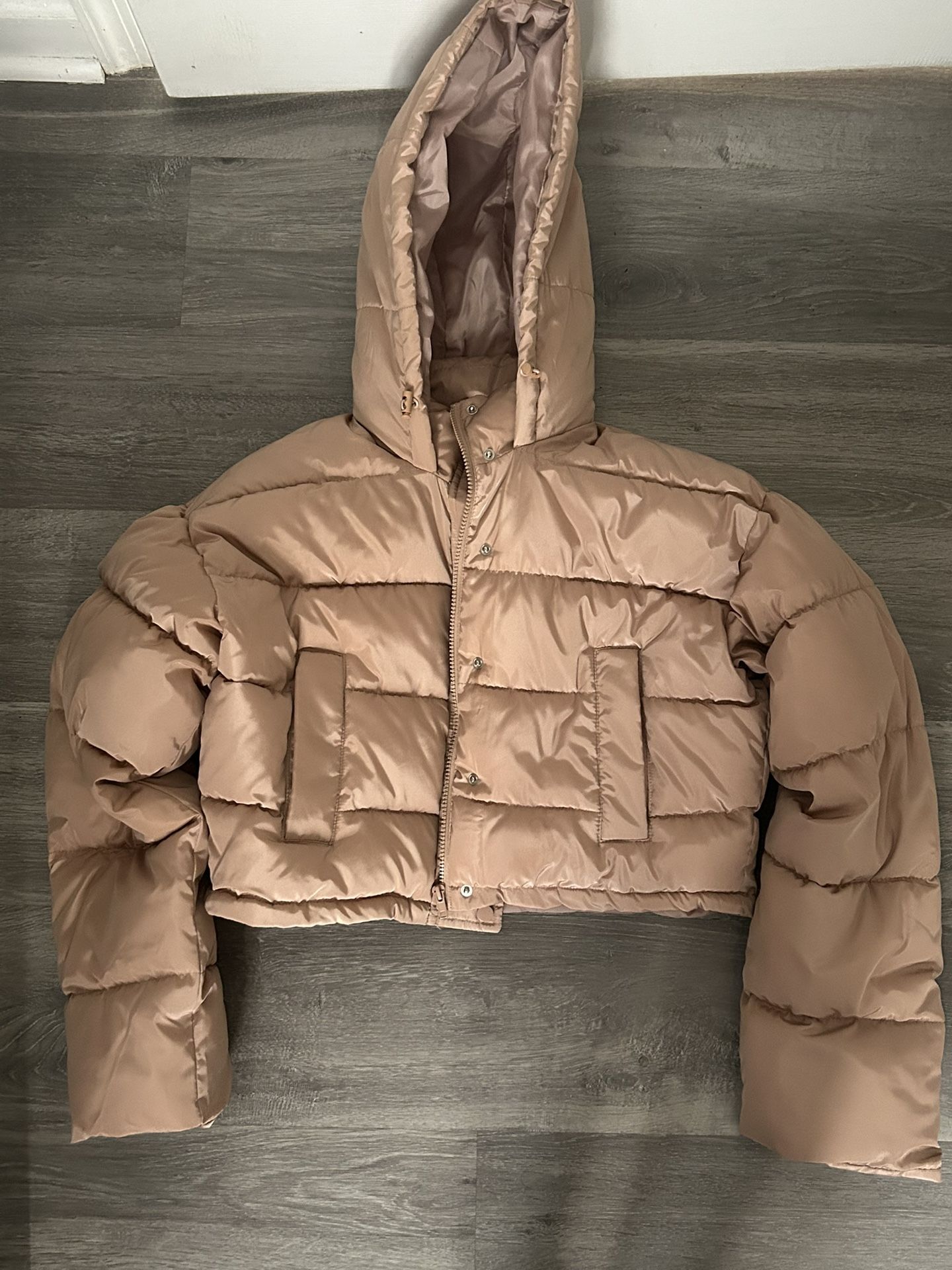 Light pink cropped puffer jacket