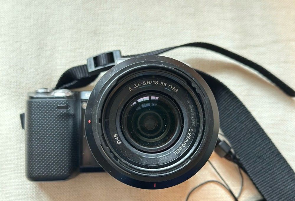 Sony NEX-5N Camera with Len