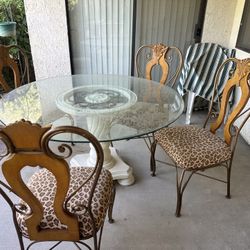 Table & Chairs 