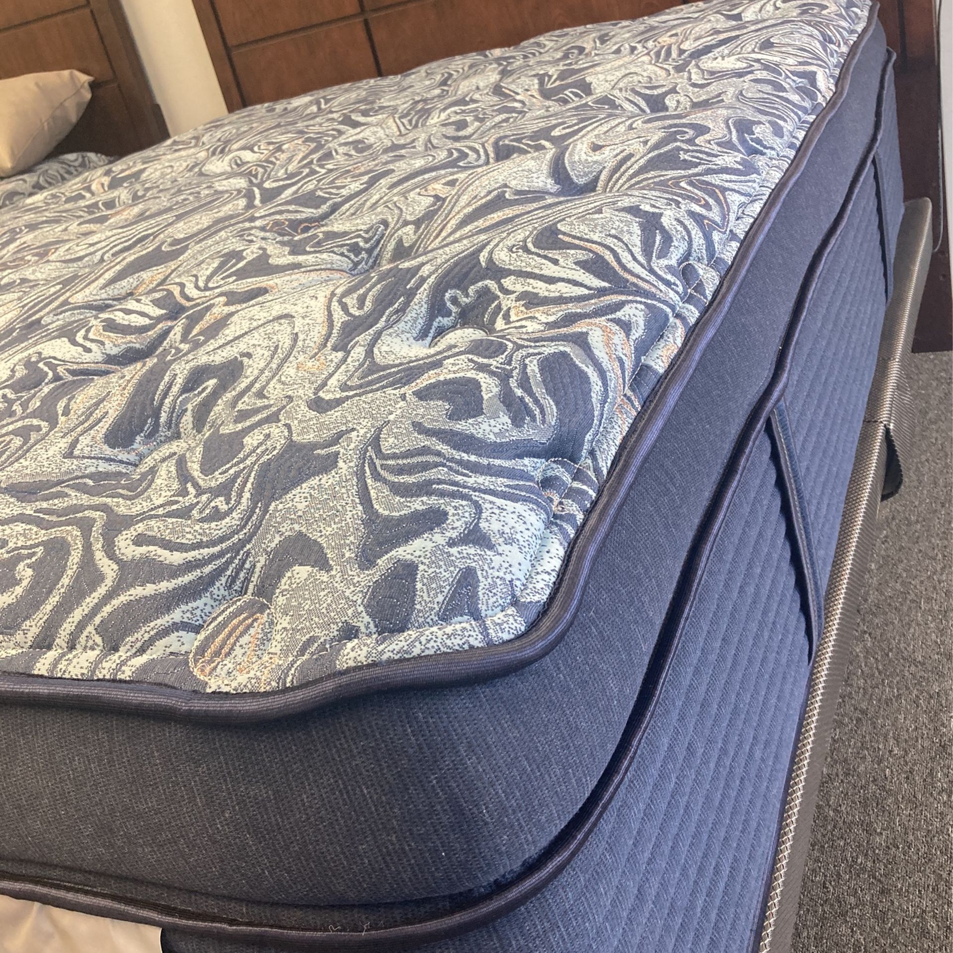 New Discount Mattress Store!! 50-80% Off
