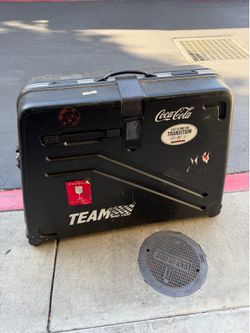 Hard case traveling bike bag
