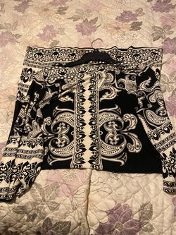 HAANI (L) black-and-white paisley and baroque-printed dress