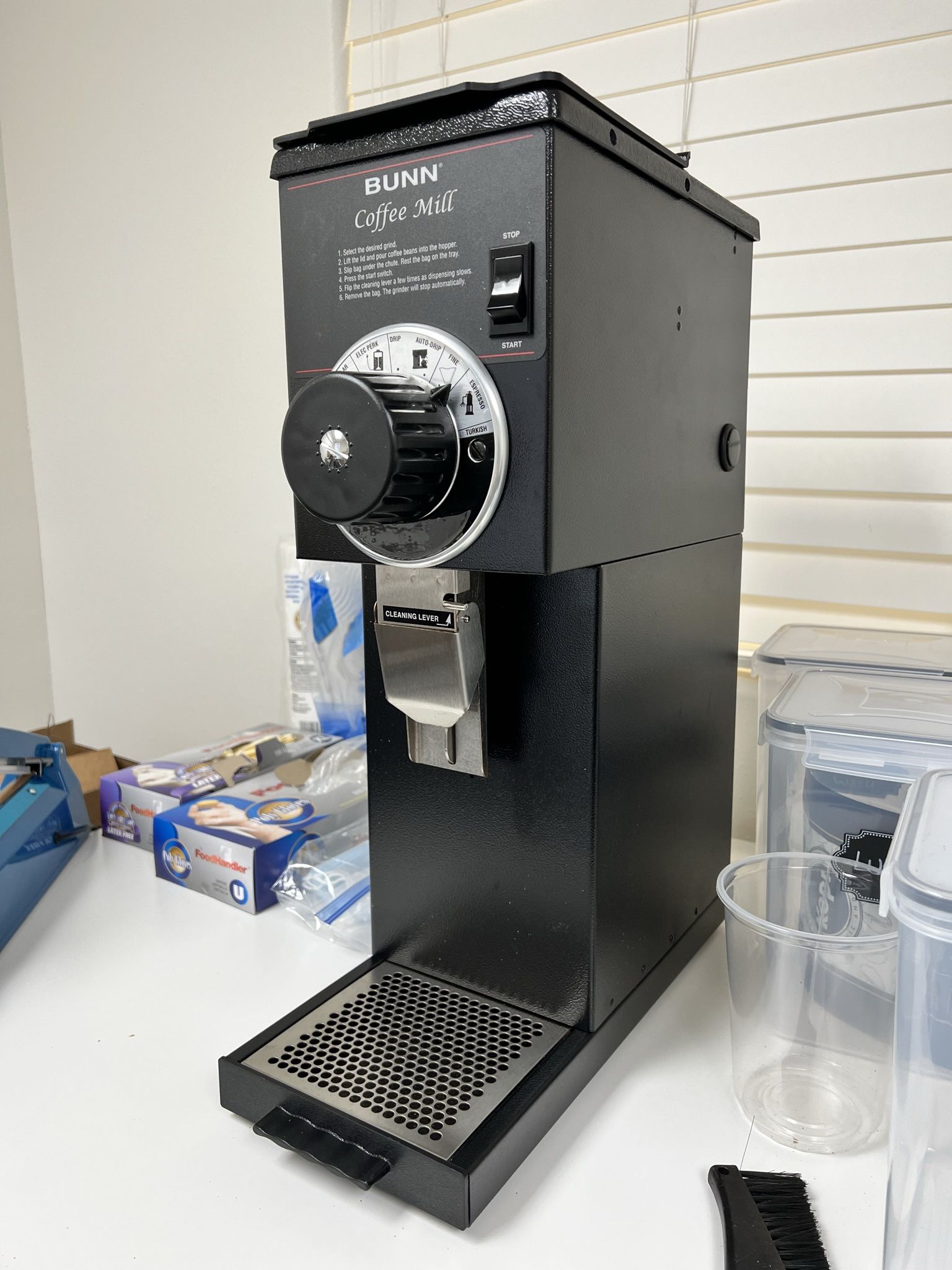 Bunn G3 HD 3lb Black Bulk Coffee Grinder - Commercial Grinder