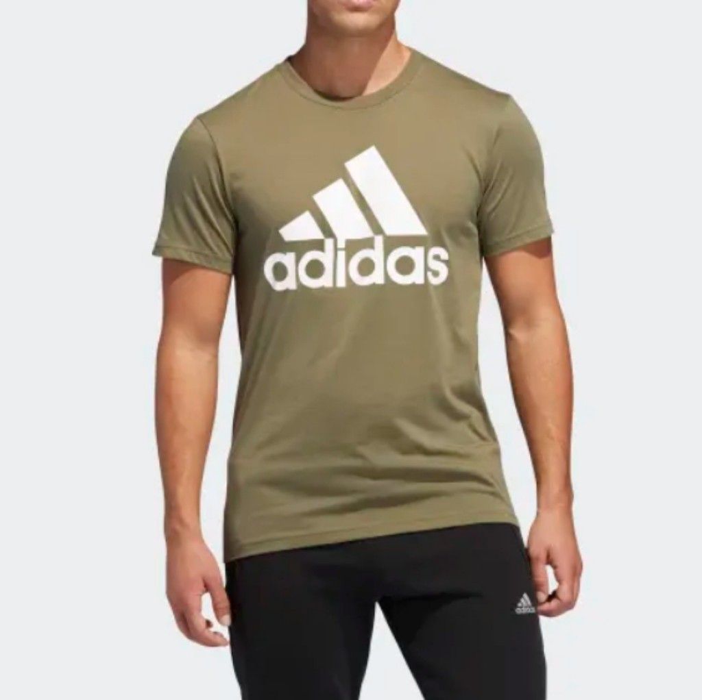 Adidas tshirt mens size M