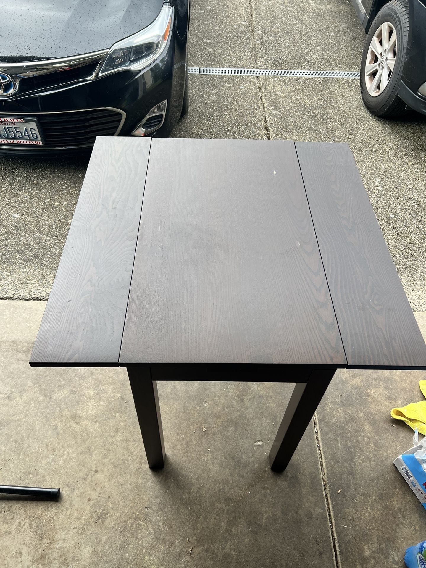 Table / Expanding