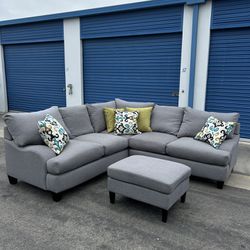 Excellent Condition Couch Sectional with Ottoman