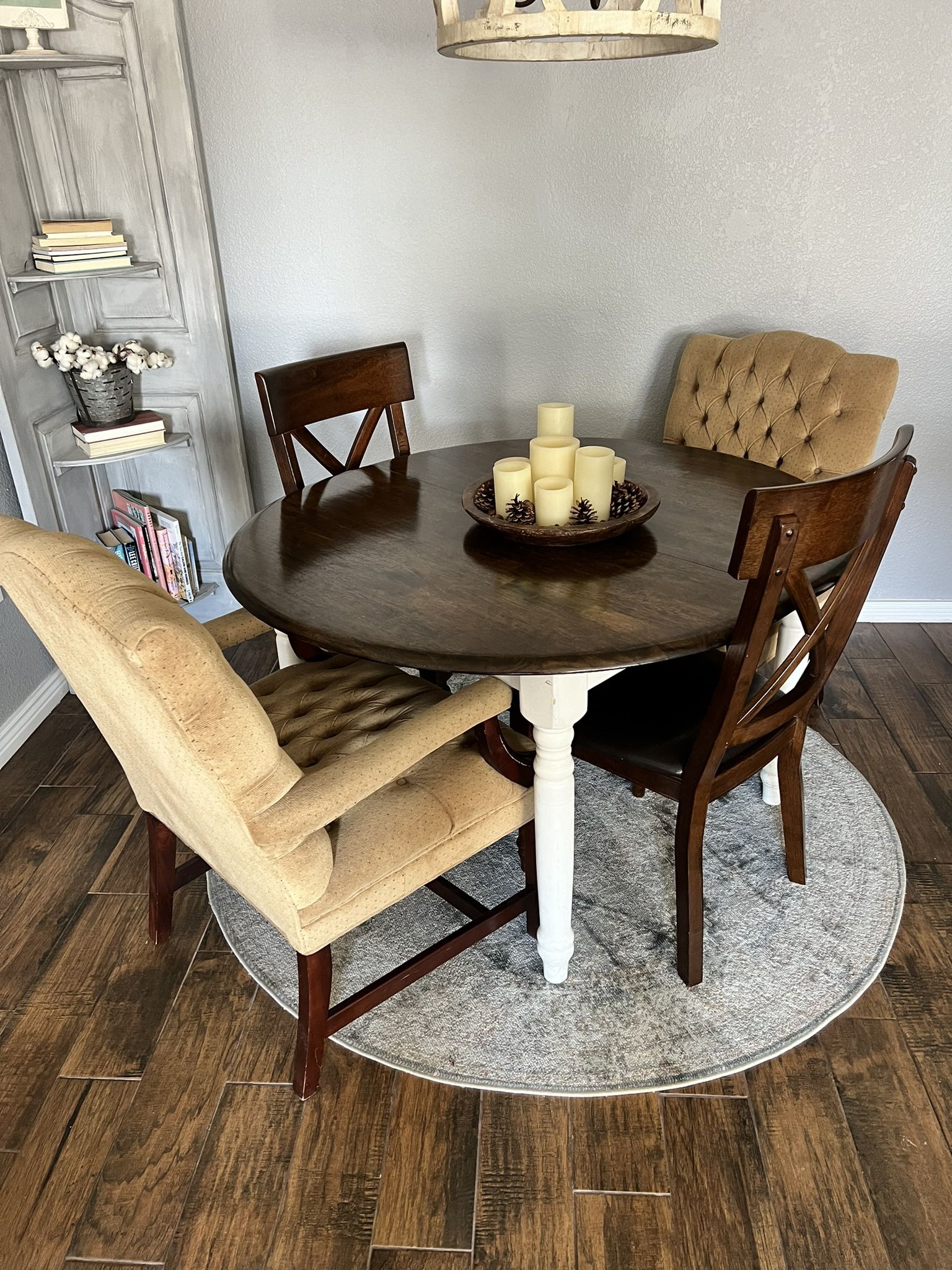 Beatiful dining table with chairs