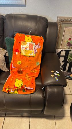 Winnie the Pooh Plush Throw Blanket
