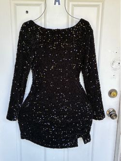 NEW DRESS SIZE MEDIUM