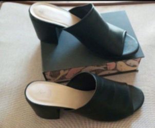 Women Shoes Size 7.5