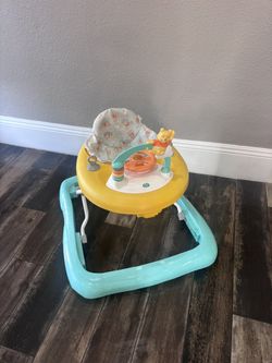 DISNEY WINNIE THE POOH WALKER 