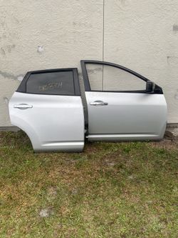 Nissan 2010 Doors