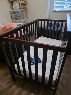 Convertible crib