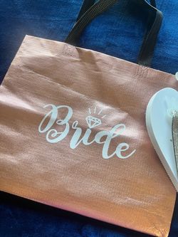 Free tote bag and sandals for bride
