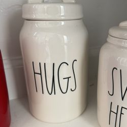 New Rae Dunn Hugs Canister 