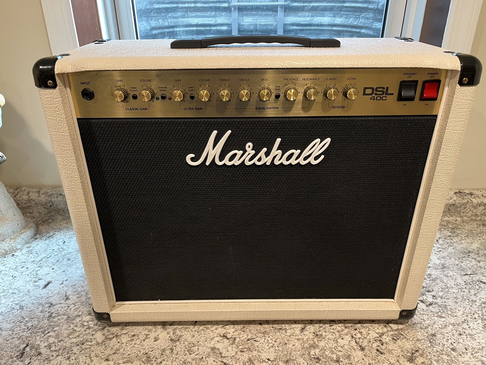 Marshall DSL 40C limited Edition White Tolex Tube Amp w/ Footswitch