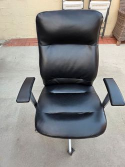 Beautyrest mid-back task chair - Black