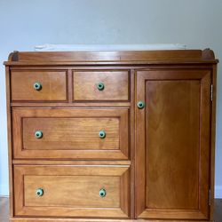 Pottery Barn Changing Table In Excellent Condition