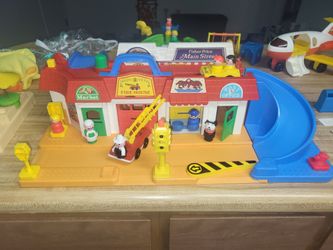 Vintage Little People Main Street Set