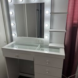 Makeup Vanity With Lack Shelf Included 
