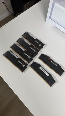 32GB + 16GB DDR4 Kits