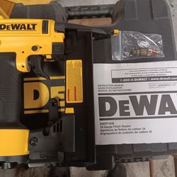 Dewalt 18g Finish Stapler