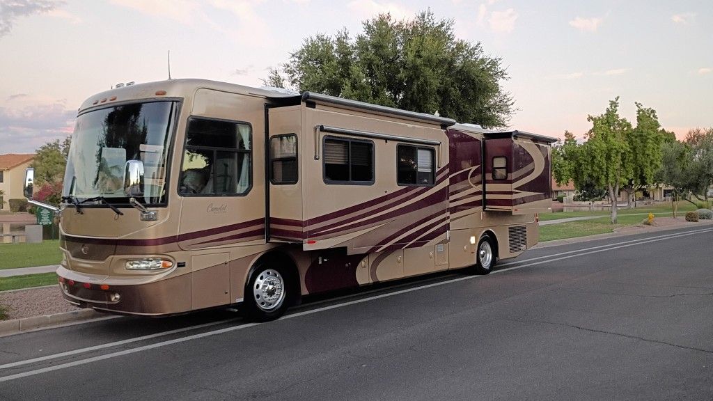 2007 Monaco Camelot With 4 Slide Out
