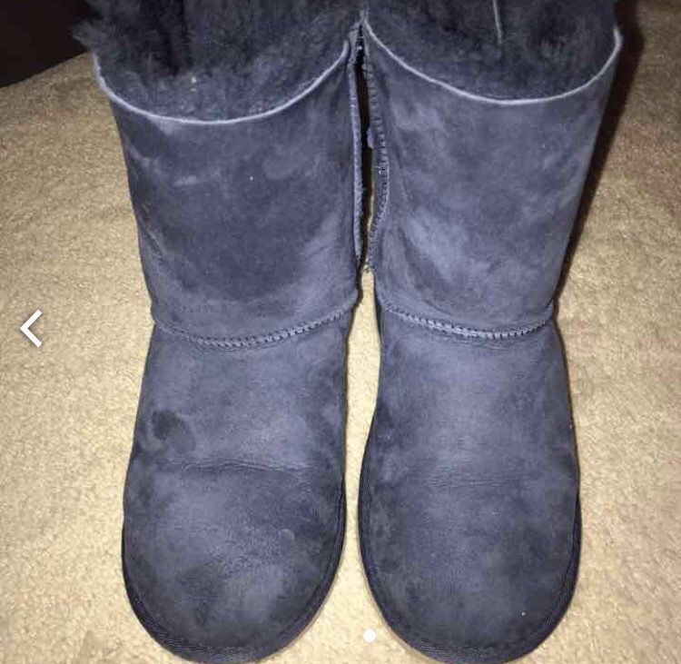 Dark blue Bow uggs