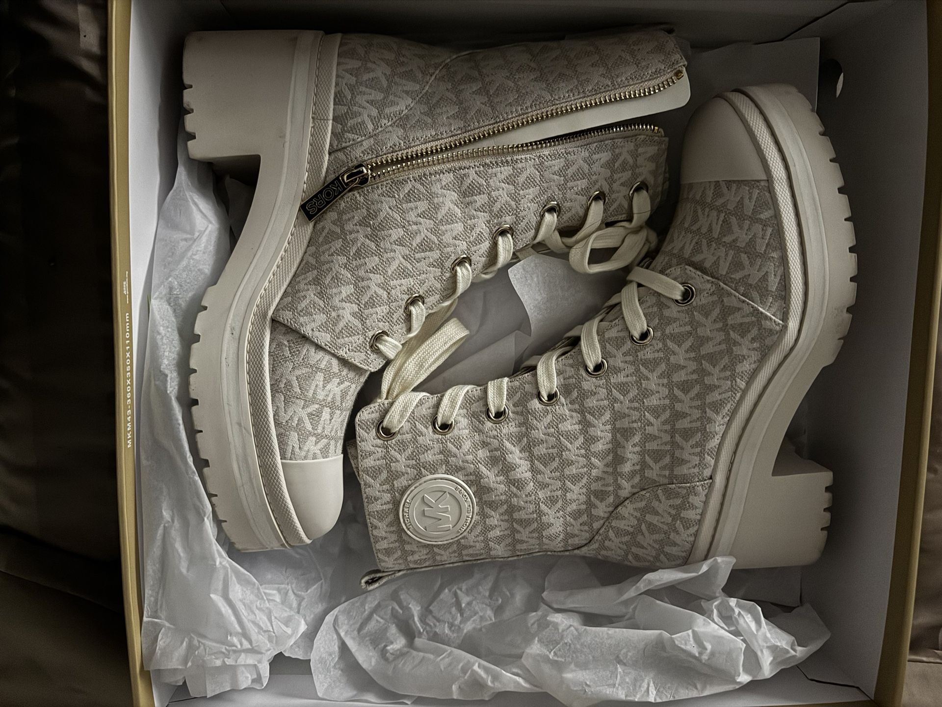 Botas Para Mujer Talla 8.5 Y 9 Mk