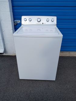 Maytag washer big Capacity In Good Working Condition ( Se Habla Español