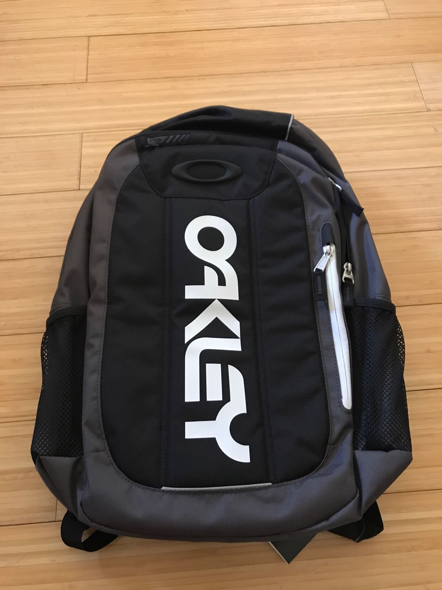 Oakley Enduro 20L 2.0 backpack new with tags