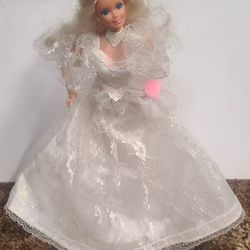 Beautiful Vintage 1989 Wedding Barbie With Nylons And Garter