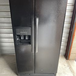 Black Amana Refrigerator And Freezer