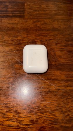 Apple AirPods 2 with Charging Case - White (Renewed) 