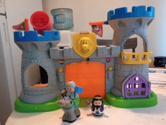 Fisher Price Little People King's Castle Sounds catapult guard, horse, king
