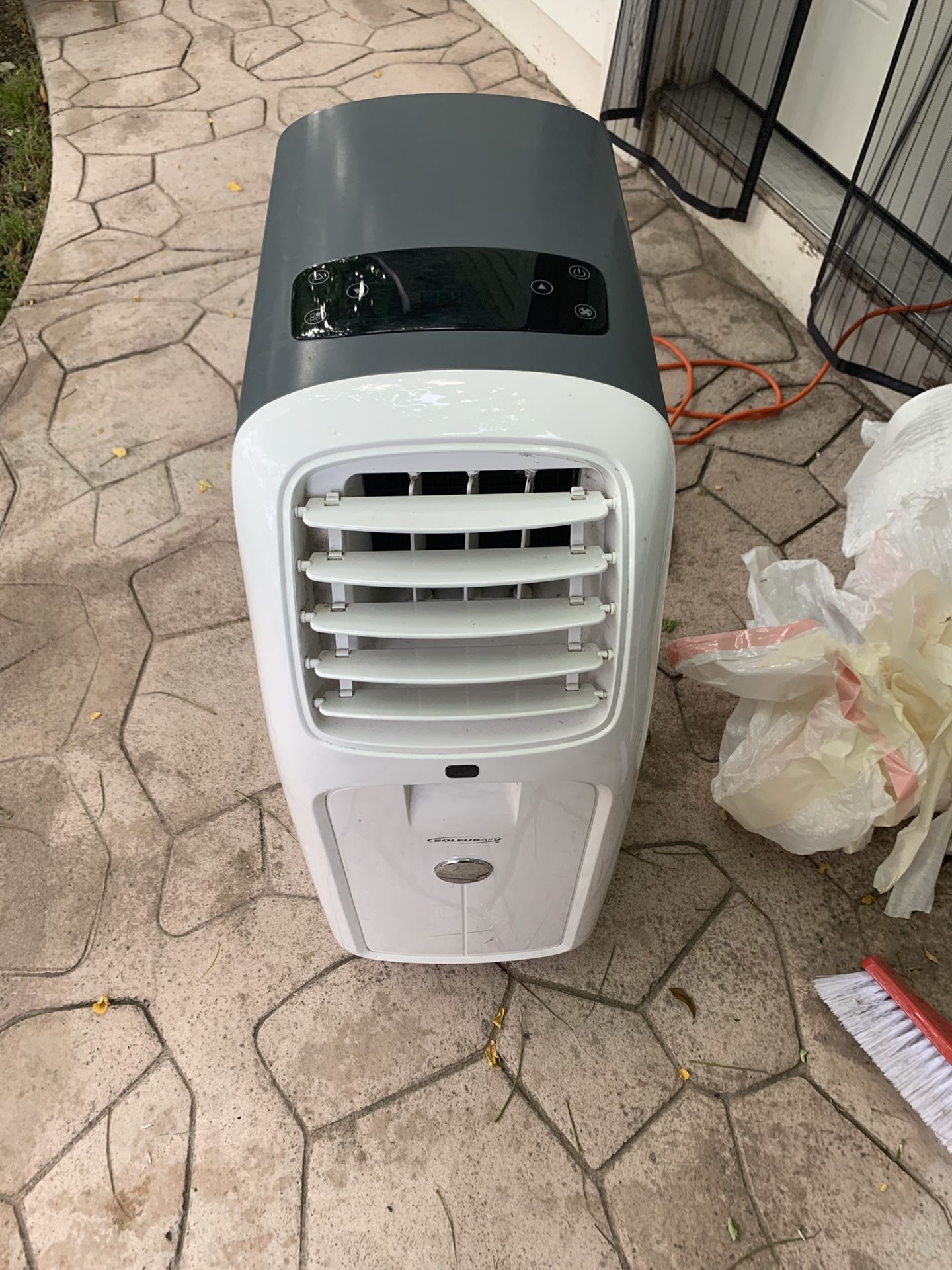 Used Soleus FE2-08BA Portable Air Conditioner 8,000BTU