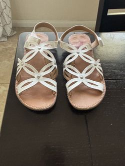 GIRLS SANDALS SIZE 2M