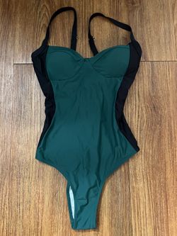 New CUPSHE Woman Swimsuit Size M
