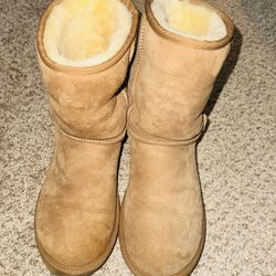 Ugg, Size 8 Women