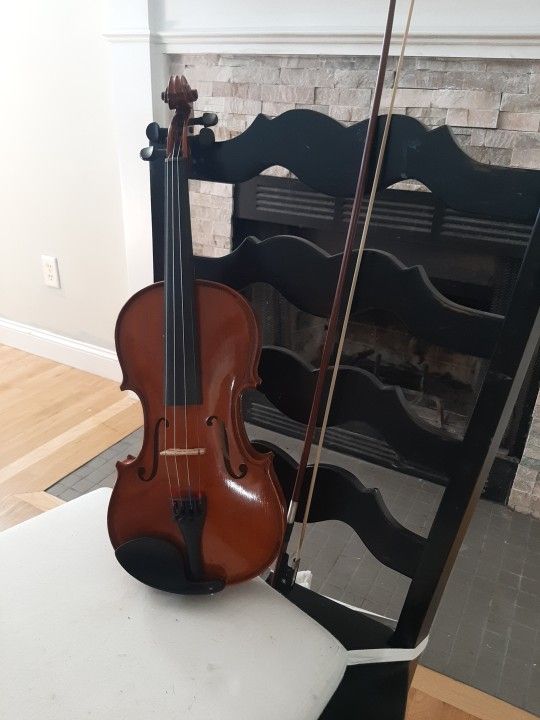 Intermediate 4/4 Violin With Chin Rest And Bow