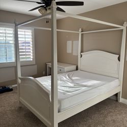 Pottery Barn 5 Pieces Girls Bedroom Set! 