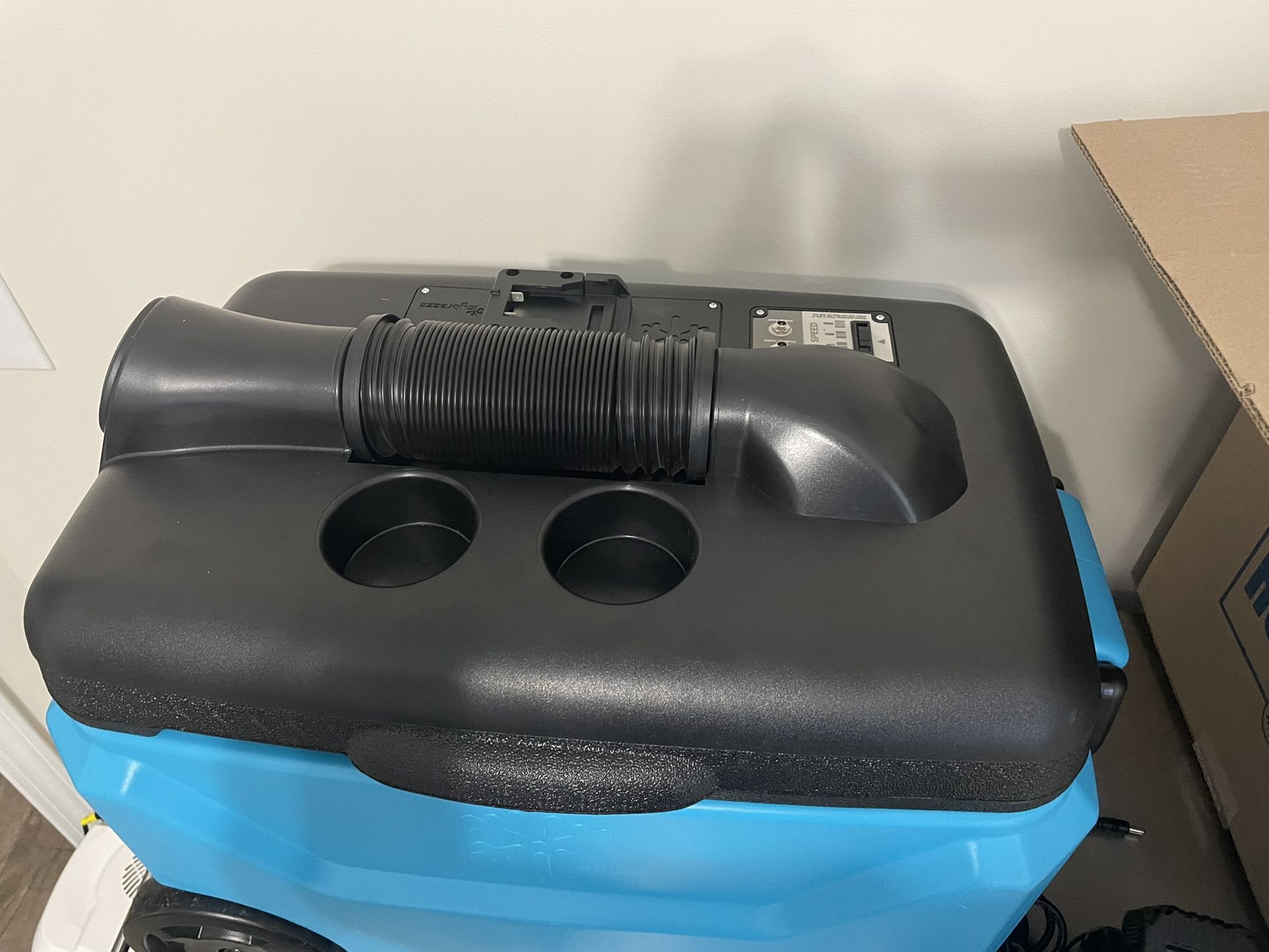 Icy breeze Cooler