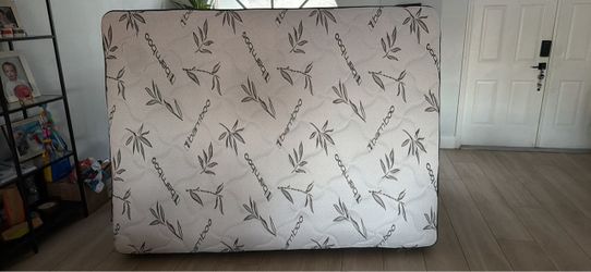 Free Full/Queen Mattress