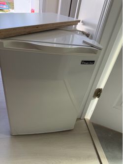 Brand-new electric dryer: $300. Small refrigerator (90% new): $50. Freezer (90% new): $80.