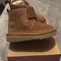 UGG 6c